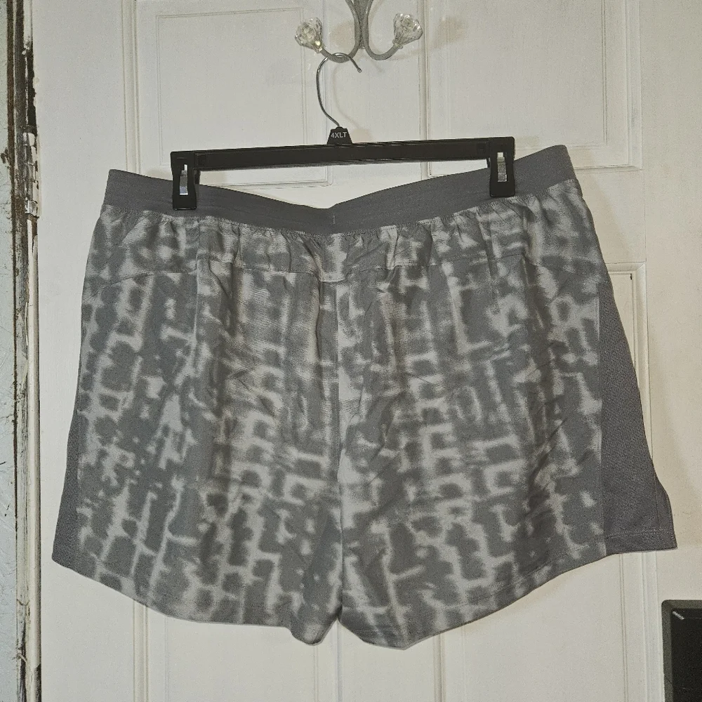Underarmour 2xl  Workout Shorts Gray - Picture 4 of 10